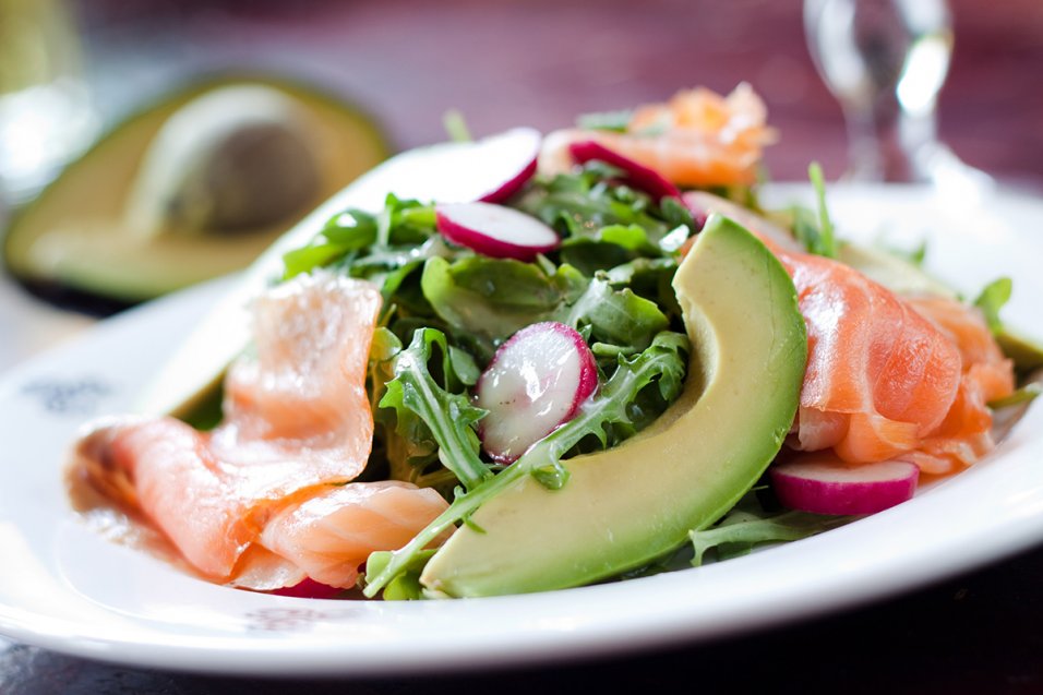 Mango Spinach and Salmon Salad